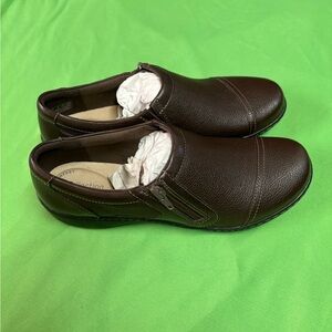 Clarks Women’s New Brown Leather Slip-On Shoes
